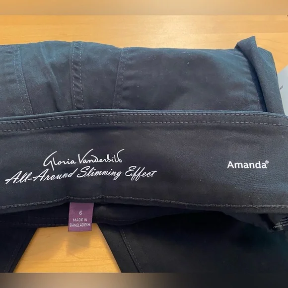 Gloria Vanderbilt Amanda Pull-on Skimmer Black Capri Jean Size 6 NWT - Picture 5 of 16